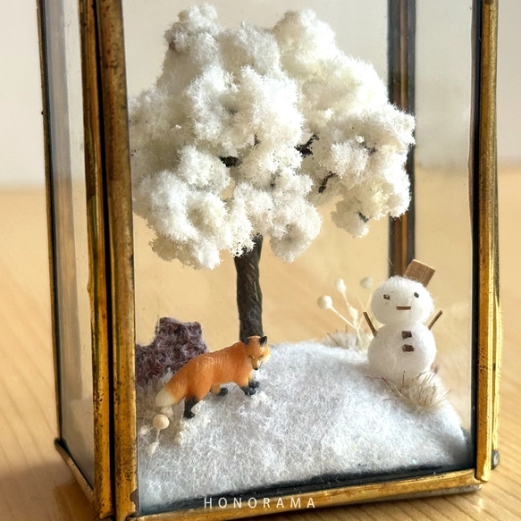 雪遊びのアカキツネ 真鍮フレーム ミニチュア アート